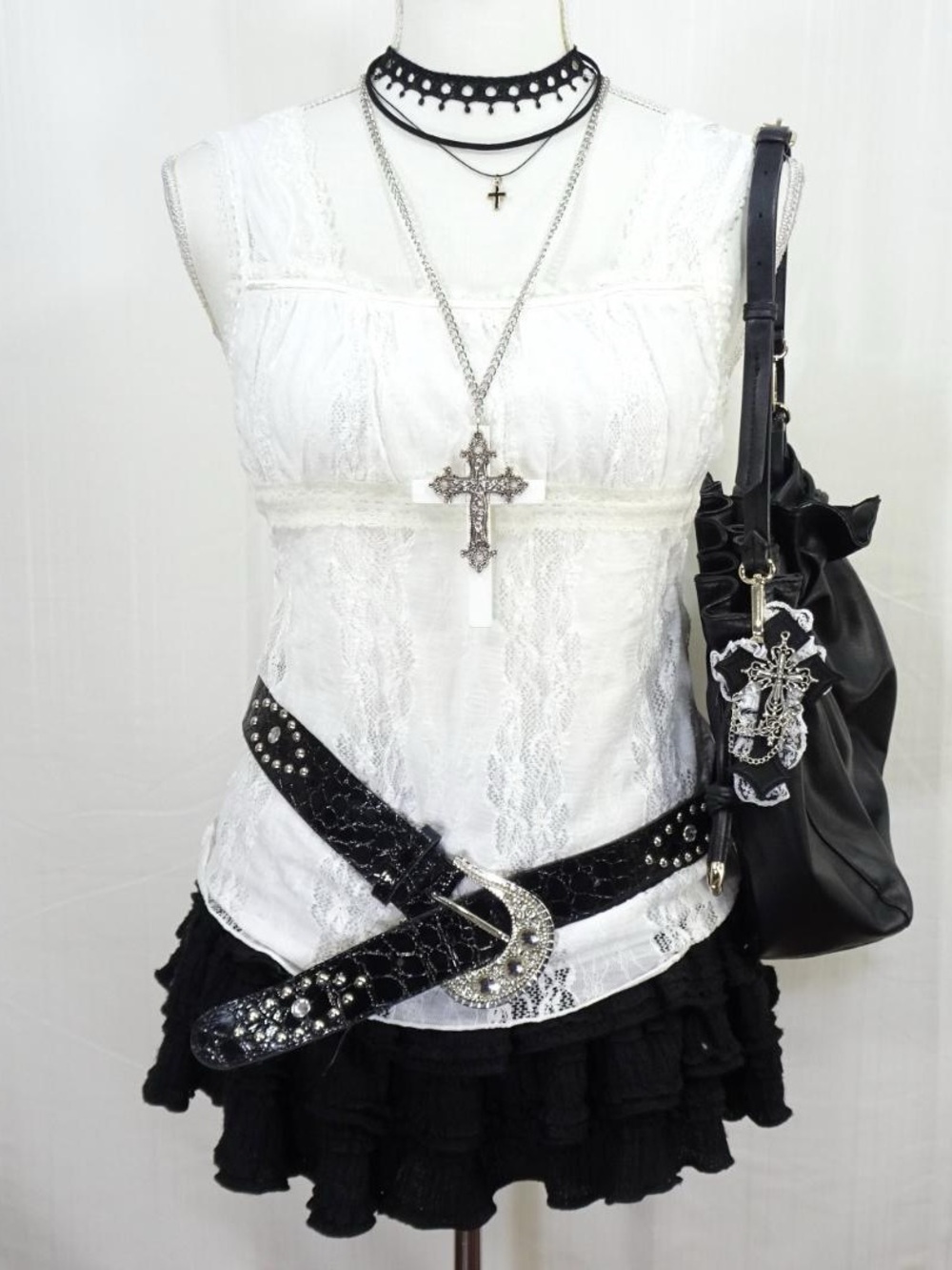 moving sale 💕 - j-fashion dark coquette babydoll white lace top size m